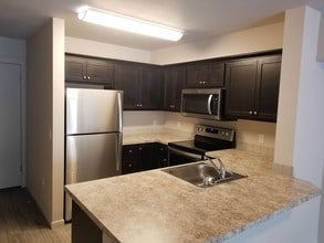 ALDERBROOK APARTMENTS- PREMIER, AFFORDABLE in Vancouver, WA - Building Photo - Building Photo