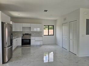 1101 NW 105th St in Miami, FL - Building Photo - Building Photo