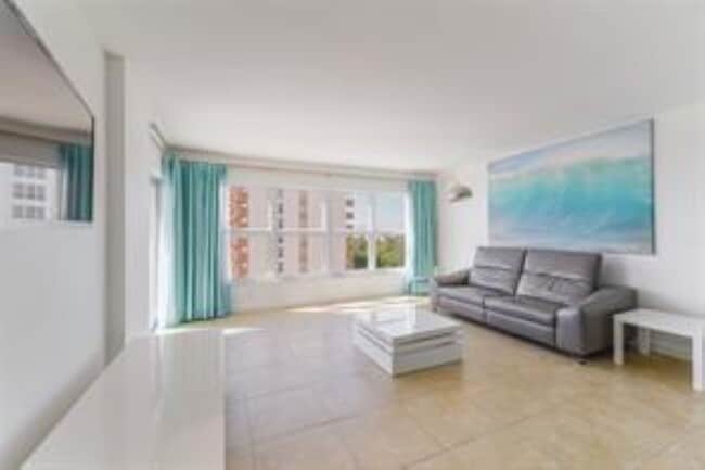 3000 E Sunrise Blvd, Unit 8D in Fort Lauderdale, FL - Building Photo - Building Photo