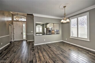 7715 Cameron Cir in Ft. Myers, FL - Building Photo - Building Photo