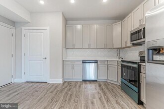 2162 E Norris St, Unit 303 in Philadelphia, PA - Building Photo - Building Photo