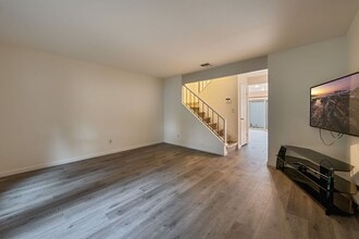 317 Bridge Pl in West Sacramento, CA - Building Photo - Building Photo