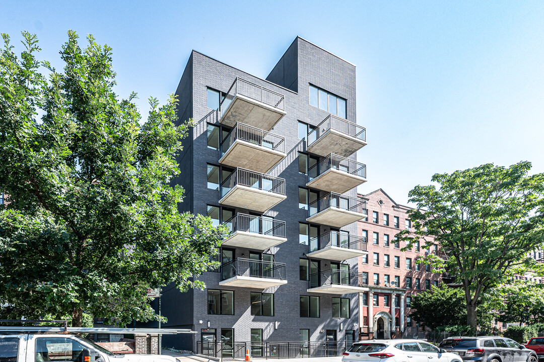 45 Lenox Rd in Brooklyn, NY - Building Photo