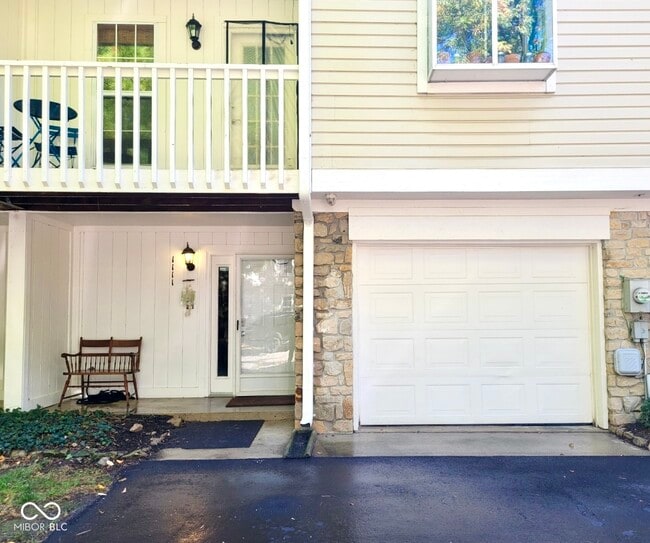 1111 Island Woods Dr in Indianapolis, IN - Building Photo - Building Photo