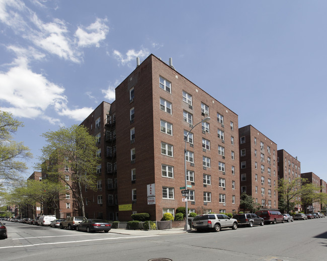 King Apartments in Elmhurst, NY - Building Photo - Building Photo