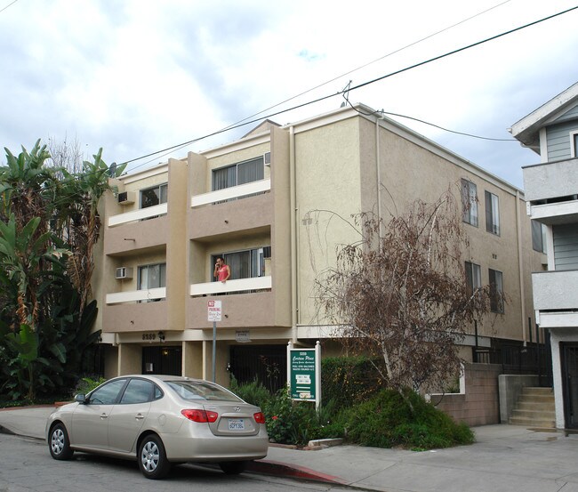 No Availability: Corteen Place in Valley Village, CA - Foto de edificio - Building Photo