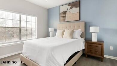 9835 Fredericksburg Rd, Unit 735 in San Antonio, TX - Foto de edificio - Building Photo