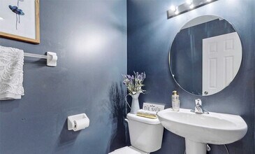 Beautifully Updated Executive End-Unit Tow in Bowmanville, ON - Building Photo - Building Photo