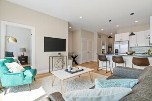 1646 W Belmont Ave in Chicago, IL - Building Photo