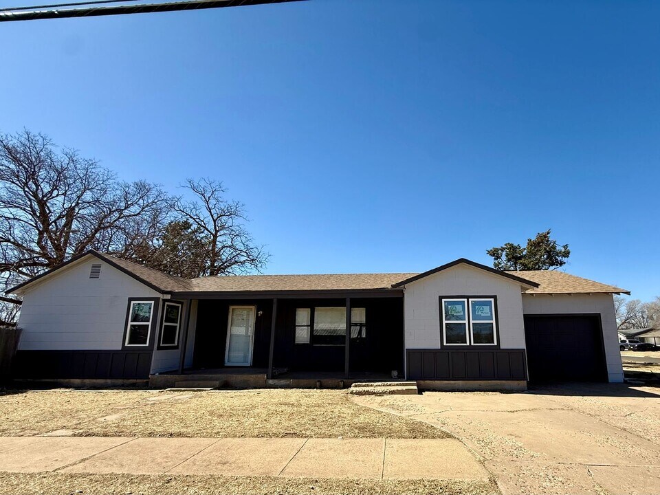 4801 36th St in Lubbock, TX - Building Photo