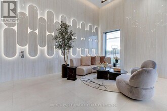 3240 William Coltson Ave in Oakville, ON - Building Photo - Building Photo