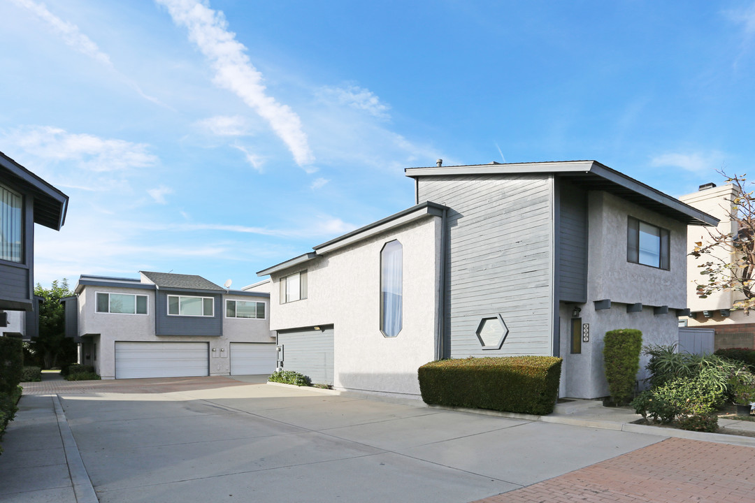 9521-9541 Graham St in Cypress, CA - Building Photo