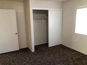 349 E Hamilton Ave in El Centro, CA - Building Photo - Building Photo