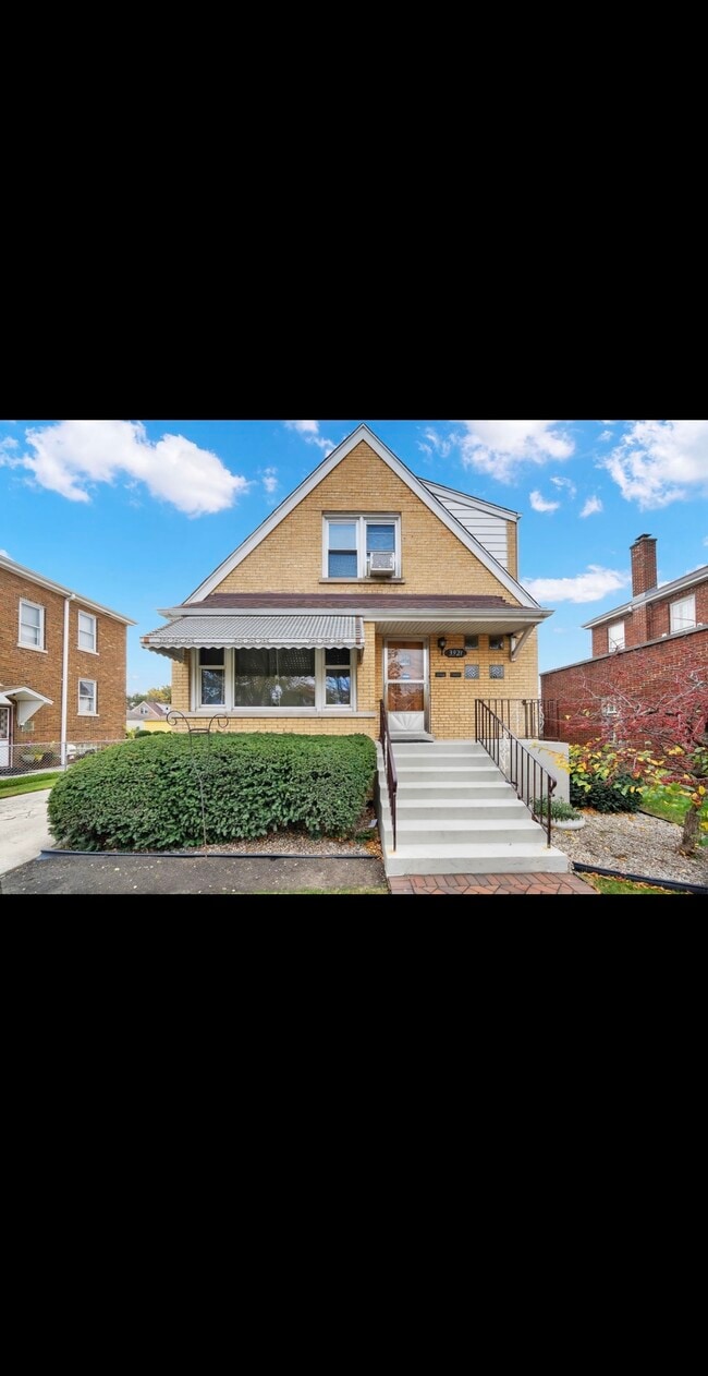 3921 W 59th Pl, Unit First Floor, Unit First Floor