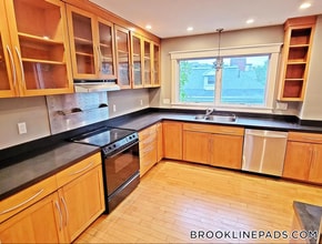 79 Winthrop Rd in Brookline, MA - Building Photo - Building Photo