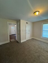 815 N Ridge Ave in Liberty, MO - Foto de edificio - Building Photo