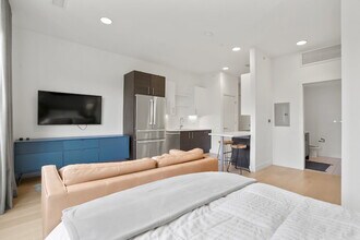 2550 Lawrence St-Unit -RB305 in Denver, CO - Building Photo - Building Photo
