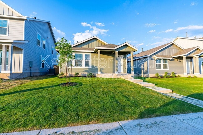 240 Sambre St in Niederwald, TX - Building Photo - Building Photo