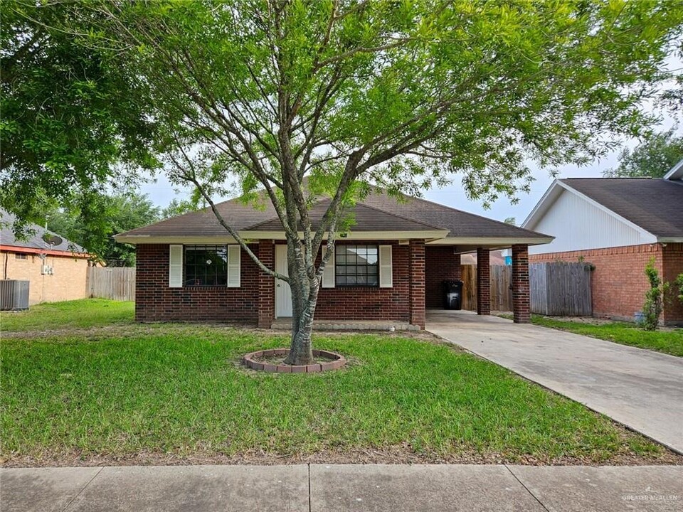 221 Austin St in Weslaco, TX - Foto de edificio