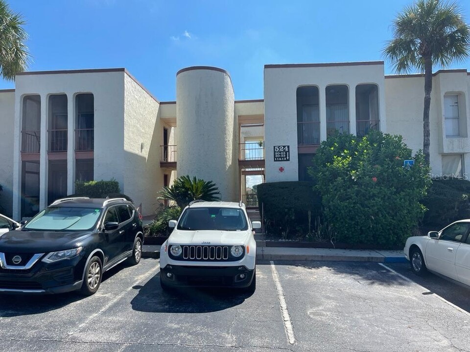 524 Orange Dr in Altamonte Springs, FL - Foto de edificio