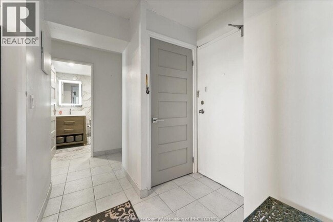 150 PARK  2701 Park in Windsor, ON - Building Photo - Building Photo