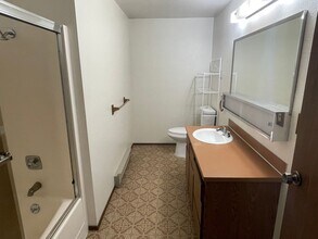 1201 SW Harrier Cir in Oak Harbor, WA - Building Photo - Building Photo