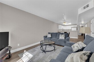 2110 Sleepy Ct in Las Vegas, NV - Building Photo - Building Photo