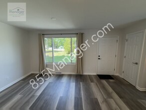 359 Lochaven Rd in Waterford Township, MI - Building Photo - Building Photo