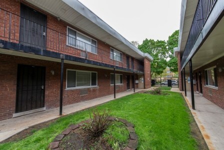 8312 S Ingleside Ave in Chicago, IL - Building Photo - Building Photo