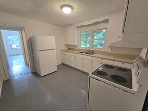 406 Birch St in Sanford, NC - Building Photo - Building Photo