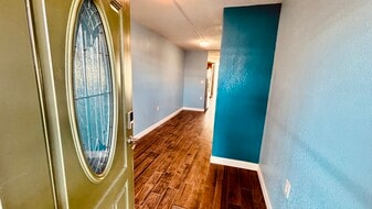 4710 Bay St NE, Unit Winston Park 117 Condo in St. Petersburg, FL - Building Photo