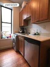 110 St Marks Pl in New York, NY - Building Photo - Building Photo