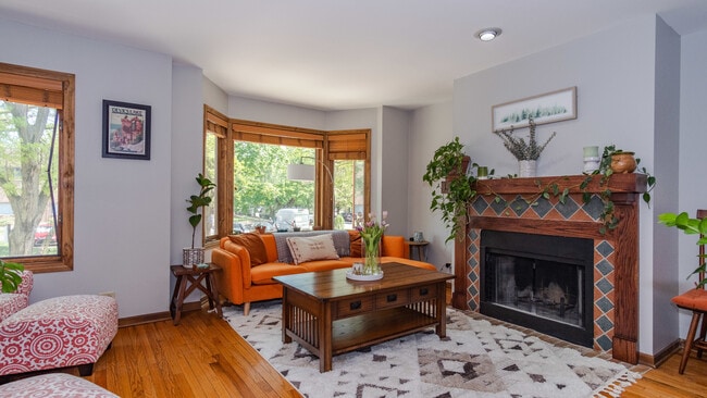 2306 N Lakewood Ave in Chicago, IL - Building Photo - Building Photo