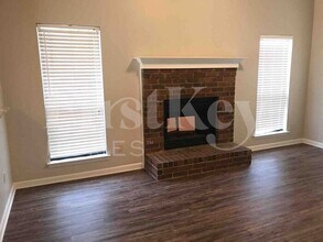 7098 Maryland Ct in Memphis, TN - Building Photo - Building Photo