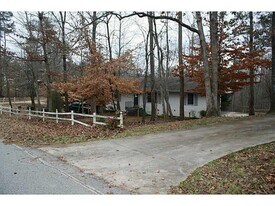 3211 Country Ln, Unit Top in Gainesville, GA - Building Photo