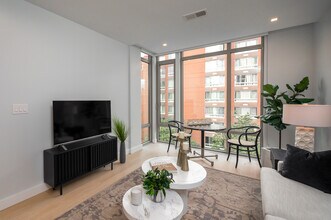 Vivre in Washington, DC - Foto de edificio - Interior Photo