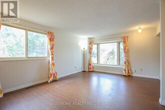 44 Freshmeadow Dr in Toronto, ON - Building Photo - Building Photo
