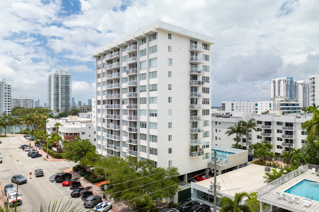 Bayview Condominiums in Miami Beach, FL - Foto de edificio