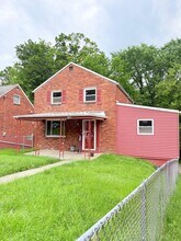 126 Briarwood Dr in Pittsburgh, PA - Building Photo - Building Photo