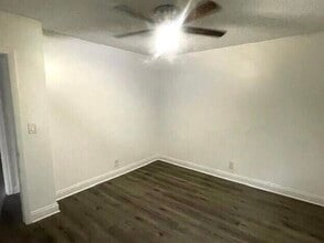 1451 NW 20th Ct in Fort Lauderdale, FL - Foto de edificio - Building Photo