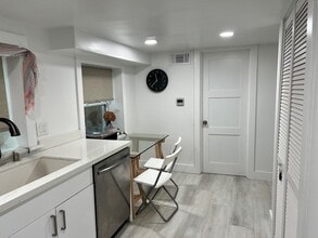 612 Stannage Ave in Albany, CA - Foto de edificio - Building Photo