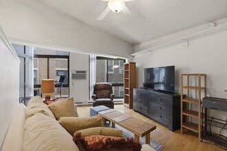 12 Stoneholm St in Boston, MA - Building Photo - Building Photo