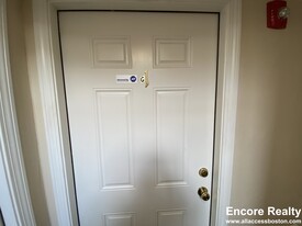 895 Huntington Ave, Unit G-1 in Boston, MA - Building Photo