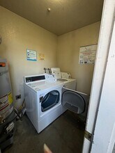 6850 Country Club Dr in Rohnert Park, CA - Building Photo - Building Photo