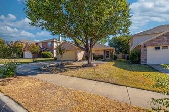 10008 Chapel Rock Dr in Fort Worth, TX - Building Photo - Building Photo