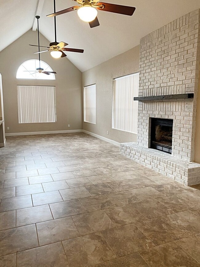 1808 Erin Dr in Vidor, TX - Building Photo - Building Photo