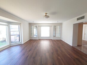 3200 E Hampshire St in Milwaukee, WI - Building Photo - Building Photo