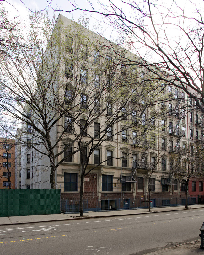 355 E Tenth St in New York, NY - Building Photo - Building Photo