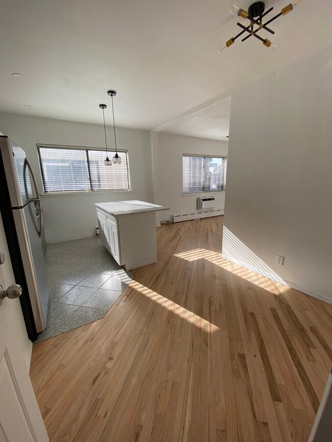 2249 37th St, Unit 2A in Astoria, NY - Building Photo - Building Photo