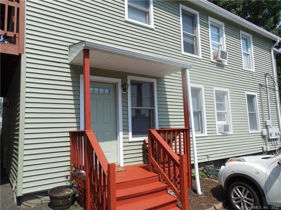 171 West St in Seymour, CT - Building Photo